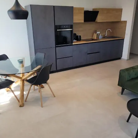شقة Haus Dalmatia With Heated Pool *