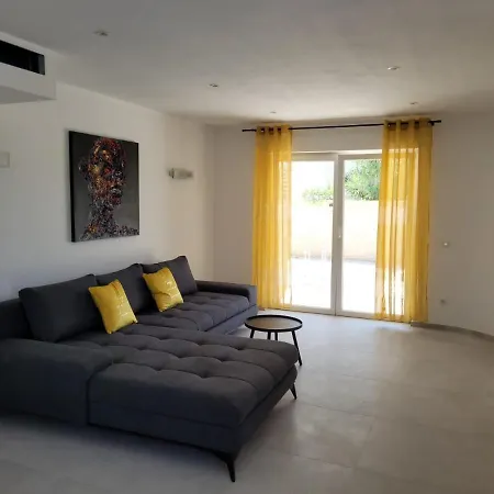 Haus Dalmatia With Heated Pool Apartman