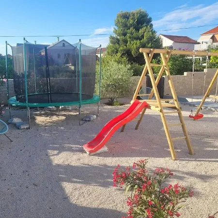 شقة Haus Dalmatia With Heated Pool