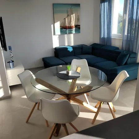 Haus Dalmatia With Heated Pool *