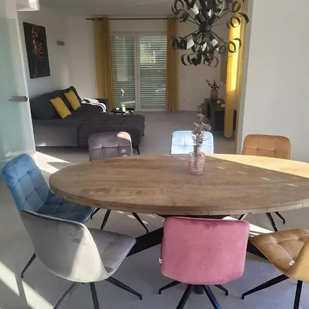 Haus Dalmatia With Heated Pool بيبينيا