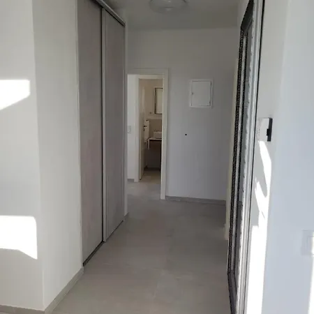 Haus Dalmatia With Heated Pool Apartamento *