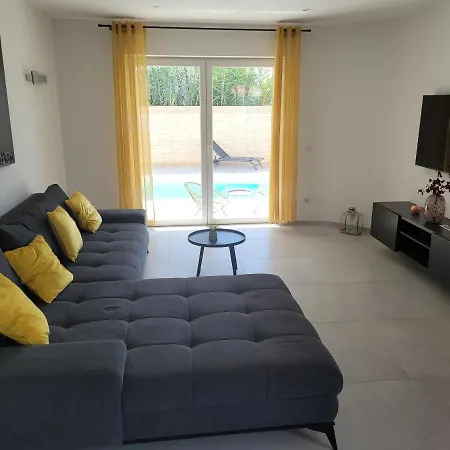 شقة Haus Dalmatia With Heated Pool بيبينيا