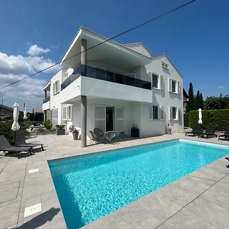 Haus Dalmatia With Heated Pool شقة بيبينيا
