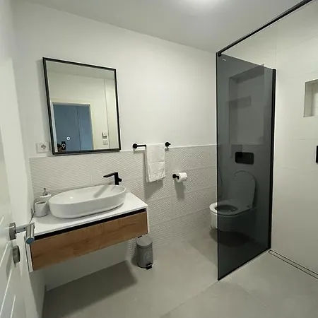 شقة Haus Dalmatia With Heated Pool