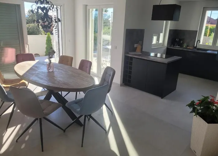 Haus Dalmatia With Heated Pool Apartamento Bibinje