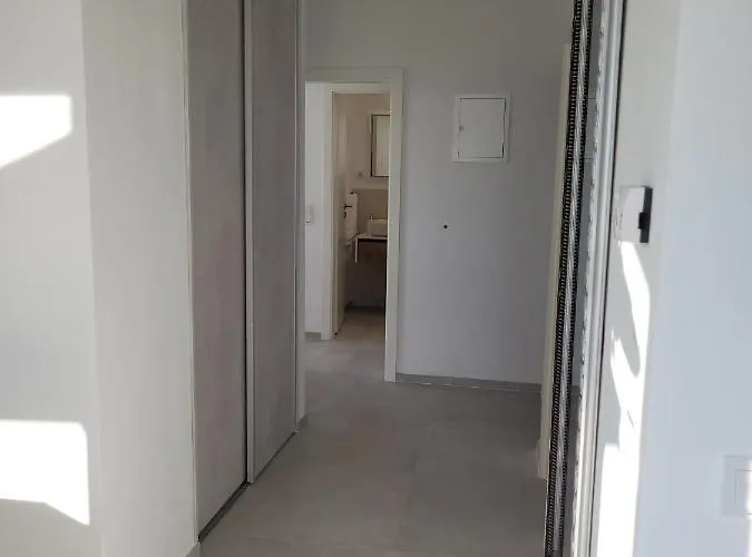 Haus Dalmatia With Heated Pool Apartamento *