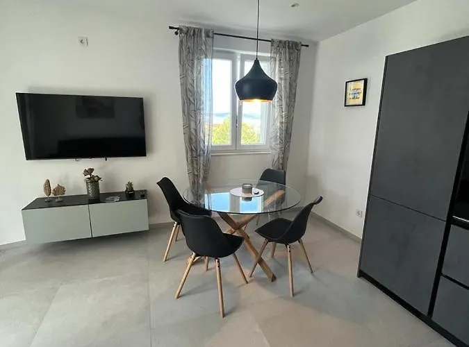 Apartamento Haus Dalmatia With Heated Pool *