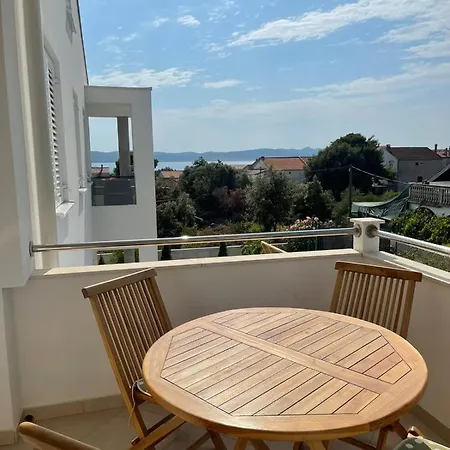 Haus Dalmatia With Heated Pool 아파트 비빈제