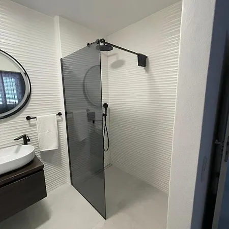 דירה Haus Dalmatia With Heated Pool