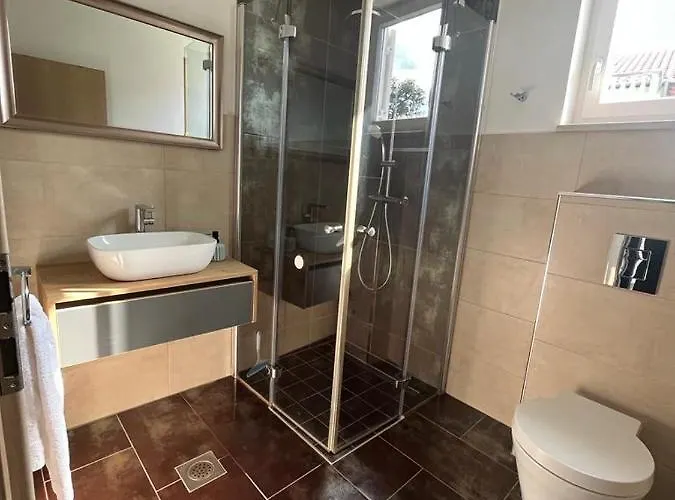 Апартаменты Haus Dalmatia With Heated Pool *