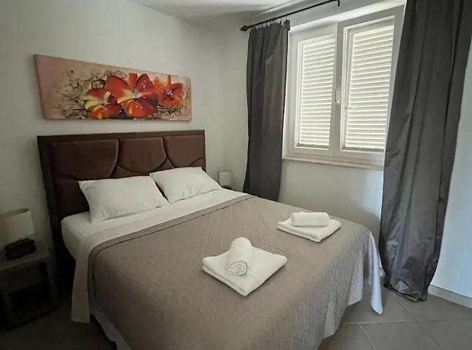 Haus Dalmatia With Heated Pool *