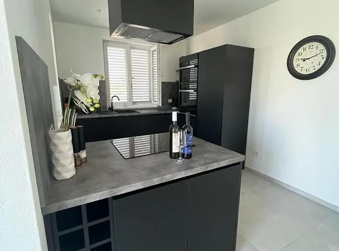 Appartement Haus Dalmatia With Heated Pool Bibinje