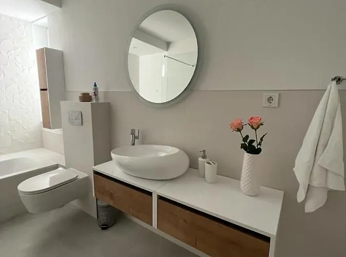 Haus Dalmatia With Heated Pool *