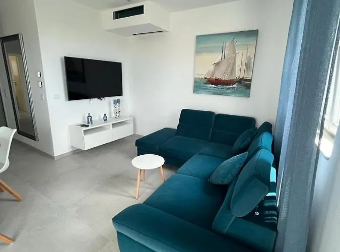 Appartement Haus Dalmatia With Heated Pool *